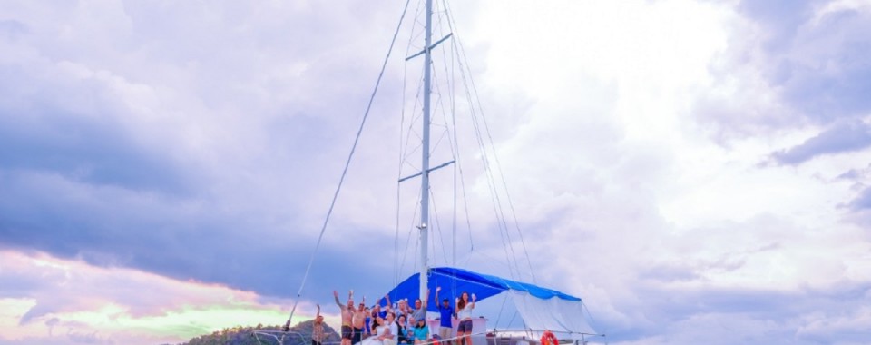 Yacht Sunset Party Cruise